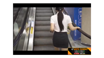 공항 직원과 화장실에서 몰레