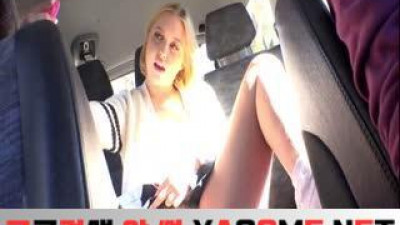 Anal, Teen은 그녀의 소름끼치는 베테랑 운전기사에게 타격을 줍니다Chloe CoutureAnal, Teen Gives Her Creepy Old Driver A Blow Job Chloe Couture