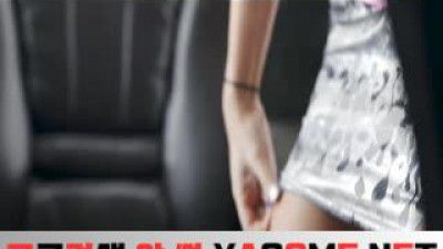 면접관의 폭행당한 젊은 부인