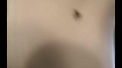 【萝 莉】小妹妹和胡子一把的爷爷家中搞活动